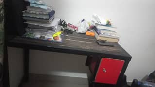 Small Study Table for students