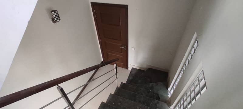 Separate Entrance 10 Marla Upper Portion Available For Rent 5