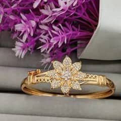 flower design bracelet