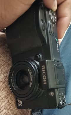 Ricoh GX200 digital camera. condition 10/9. only battery change krni . 0