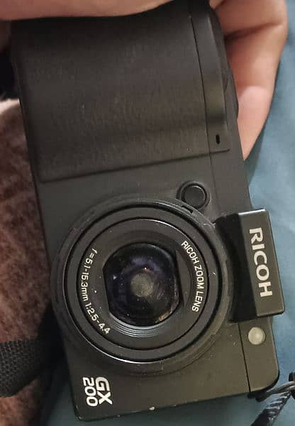 Ricoh GX200 digital camera. condition 10/9. only battery change krni . 1