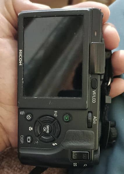 Ricoh GX200 digital camera. condition 10/9. only battery change krni . 4