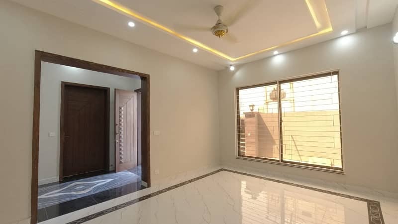 10 Marla House Is Available For Sale In Bankers Cooperative Housing Society Block B Lahore 2