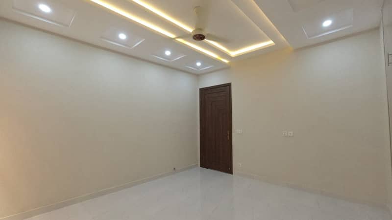 10 Marla House Is Available For Sale In Bankers Cooperative Housing Society Block B Lahore 7