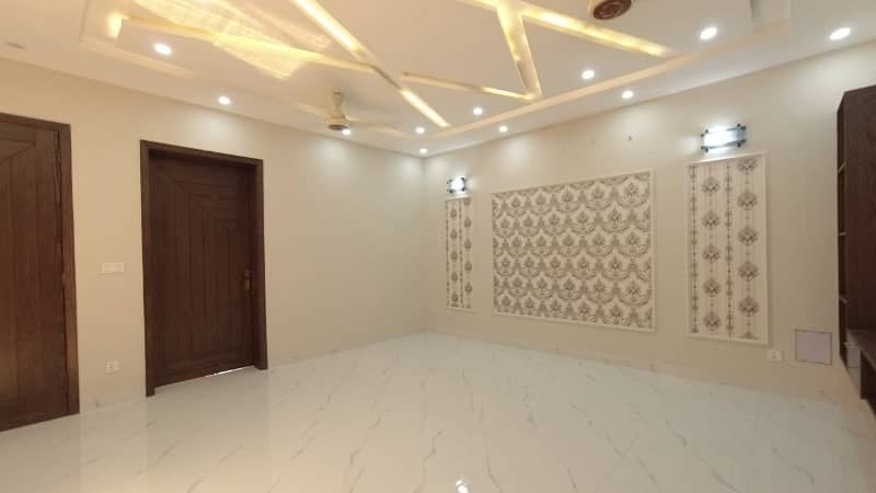 10 Marla House Is Available For Sale In Bankers Cooperative Housing Society Block B Lahore 17