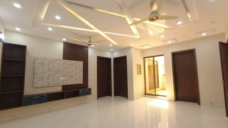 10 Marla House Is Available For Sale In Bankers Cooperative Housing Society Block B Lahore 18
