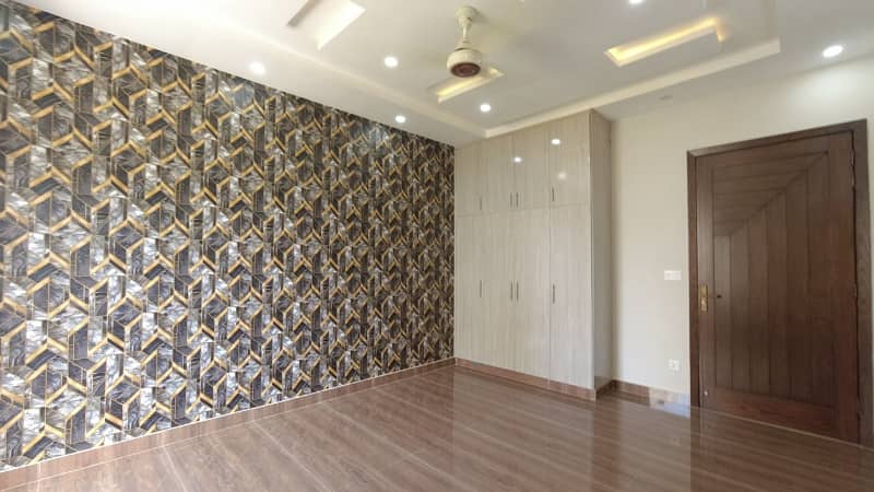 10 Marla House Is Available For Sale In Bankers Cooperative Housing Society Block B Lahore 20