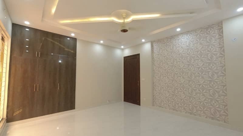 10 Marla House Is Available For Sale In Bankers Cooperative Housing Society Block B Lahore 24