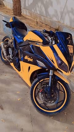 Kawasaki Ninja Black 400cc (Contact 0315-0836138)