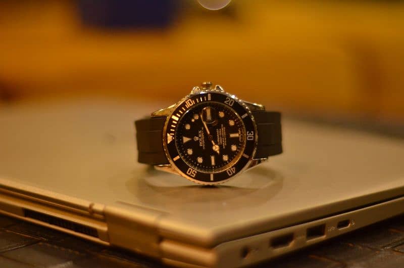 Rolex submariner watch available 0