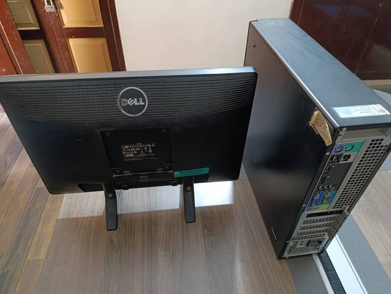 01 HP i5 and 02 Dell Tower Computers with Monitors for Sale 2