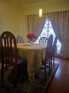 Dining Table with 06 Chairs made of Sheesham wood
