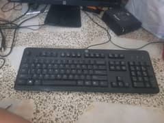 HP KEYBOARD AND DELL MOUSE 0