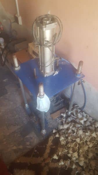 moulding machine with air compressed including iron lead moulding 1
