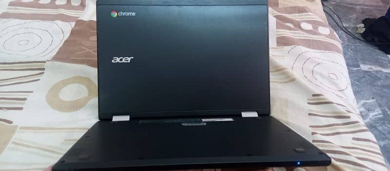 Acer Chromebook with Touch screen 3