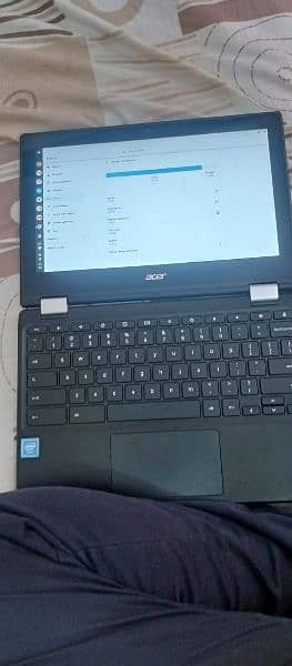 Acer Chromebook with Touch screen 6