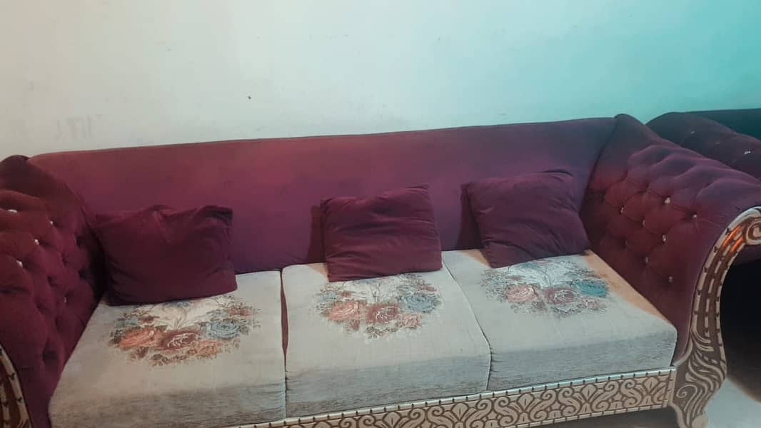 WOODEN DOUBLE BED, 6 CHAIR DINNING, 6 SITTER SOFA 8