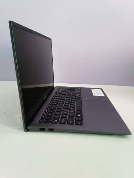 Asus vivo book15 i3 10th generation 8gbram 256gb ssd Touch screen 6