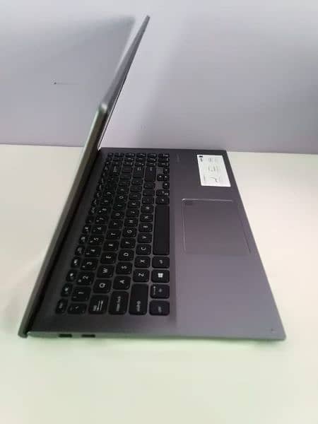 Asus vivo book15 i3 10th generation 8gbram 256gb ssd Touch screen 8