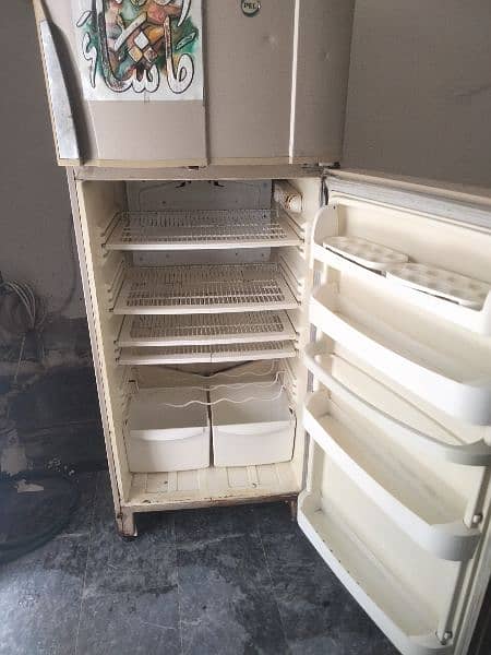 pel fridge for sale in good condition X large 0324.48. 76.696. 3