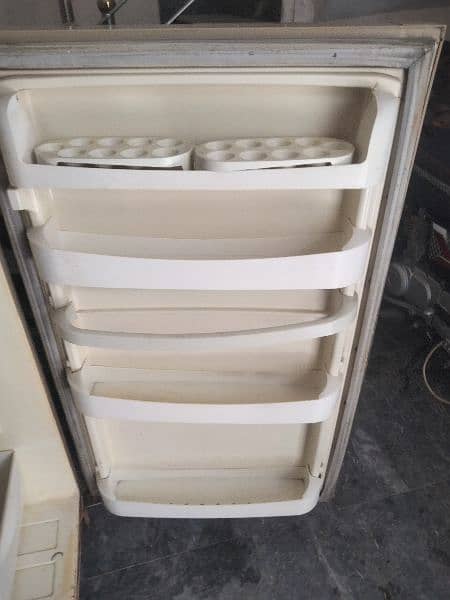 pel fridge for sale in good condition X large 0324.48. 76.696. 4