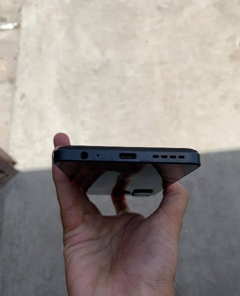 Infinix hot 30 good condition in warranty 5