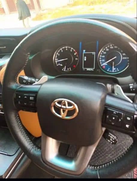 Toyota Fortuner V 2021 5