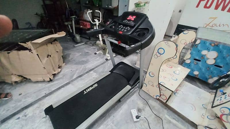 Spirit Branded Treadmill exercise machine runner walk gym jogging spin 3