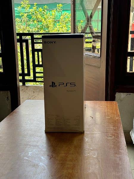 UK MODEL PS5 WITH BOX AND ALL ACCESSORIES 4