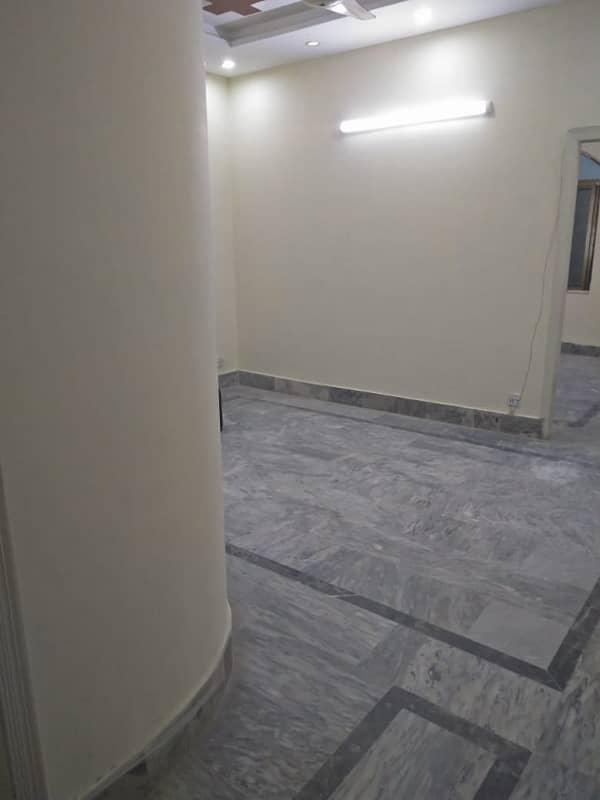 10,Marla Commercial Building Scond Floor Front Flat available for rent Near Shoukat khanam Hospital 2
