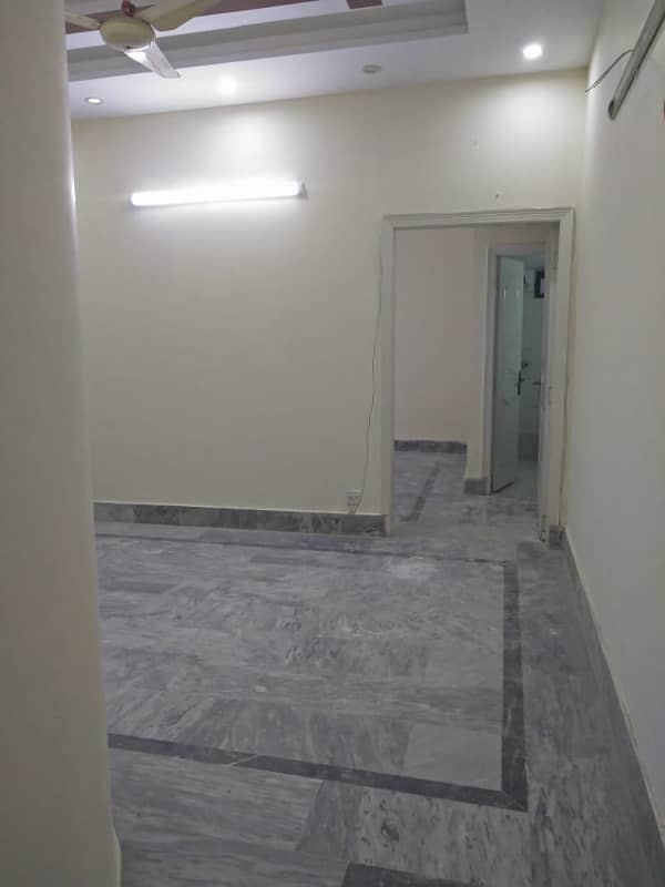 10,Marla Commercial Building Scond Floor Front Flat available for rent Near Shoukat khanam Hospital 10