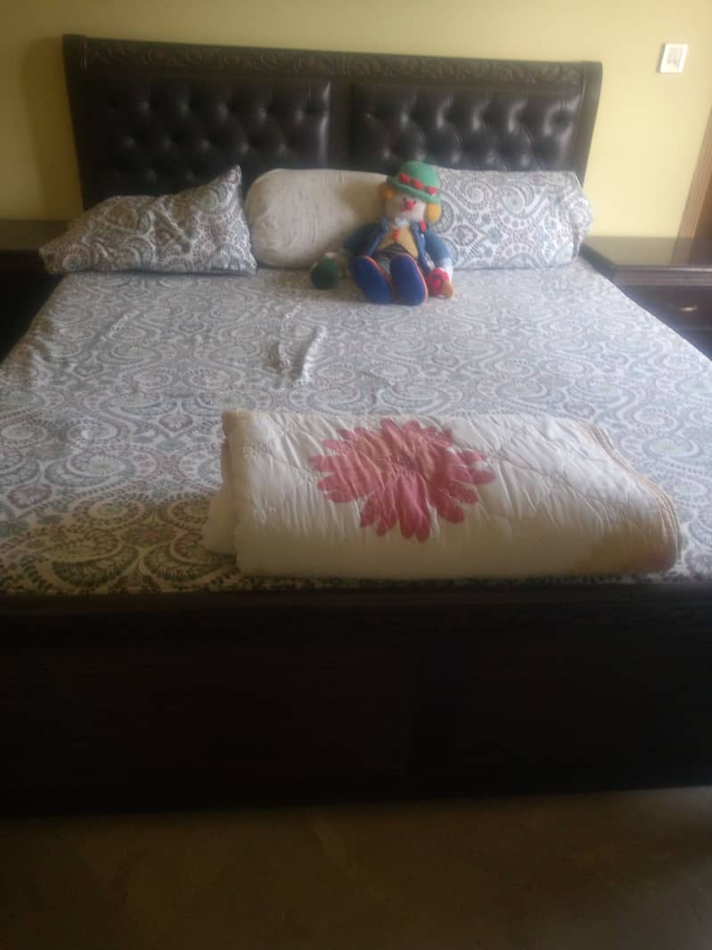 Pure Sheesham King size double bed with mattress and side tables 4