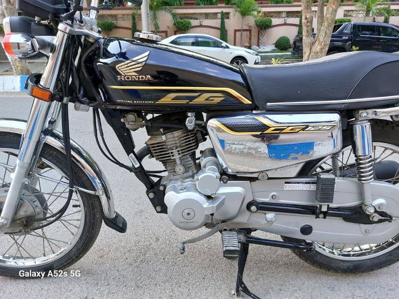 HONDA CG125 SPECIAL EDITION WITH SELF START 9