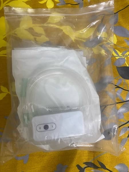 YuWell oxygen concentrator 5L almost new 4