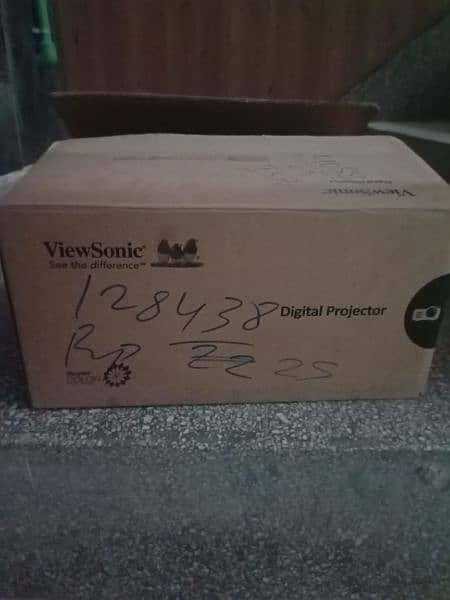 ViewSonic Projector hardly 2 to 3 time used 4