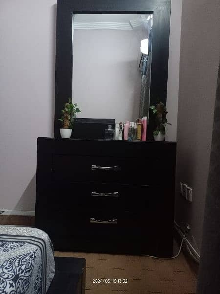 dressing table 1