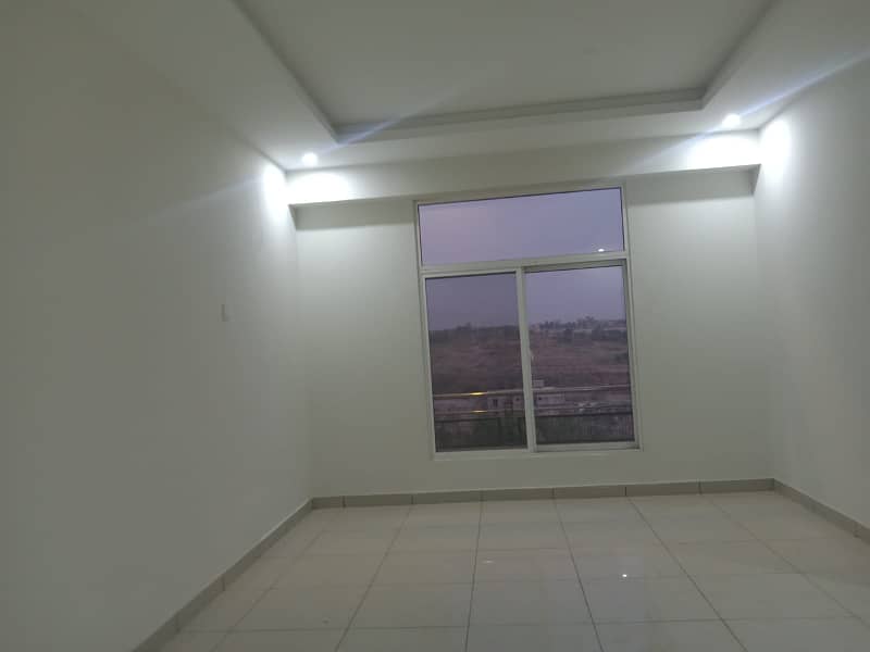 3 BED APARTMENT AVAILABLE FOR RENT IN GULBERG 6