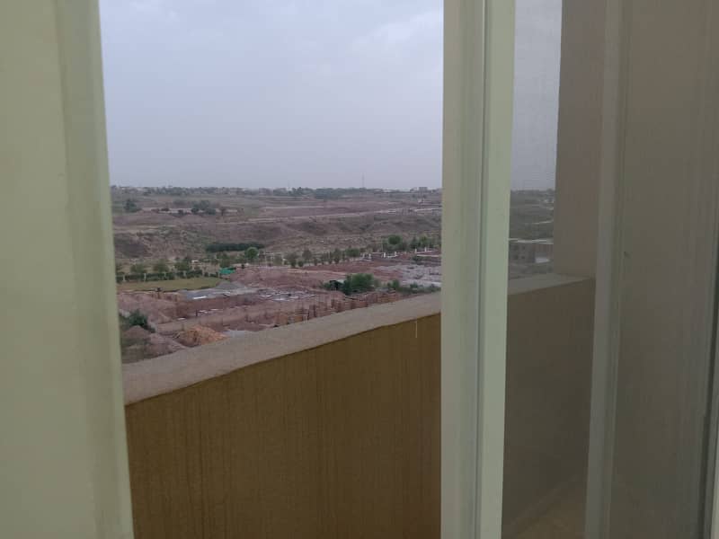 3 BED APARTMENT AVAILABLE FOR RENT IN GULBERG 7