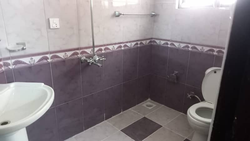 7.5 Marla Ideal House For Sale In habibullah Colony Abbottabad 5