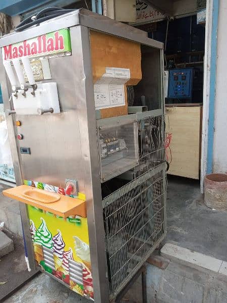 Ice cream Machine for sale [ URGENT ] 25 LITRE PRICE CAN BE NEGOTIATED 4