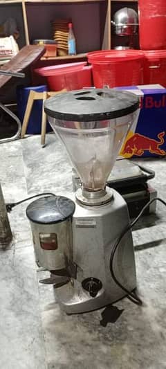 Coffee beans grinder