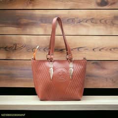 •  Material: PU Leather
•