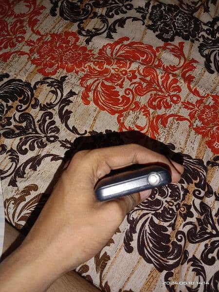 itel keypad mobile  box charger sb hai 1