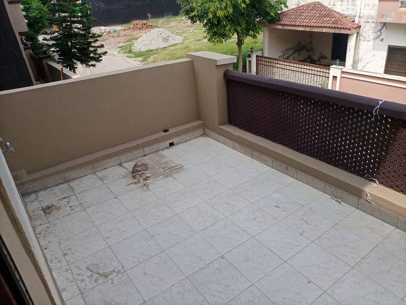 7 Marla Double Unit House 5 Bed Room With Attached Bath, Drawing Dining, Kitchen, T. V Lounge, Servant Quarter 2