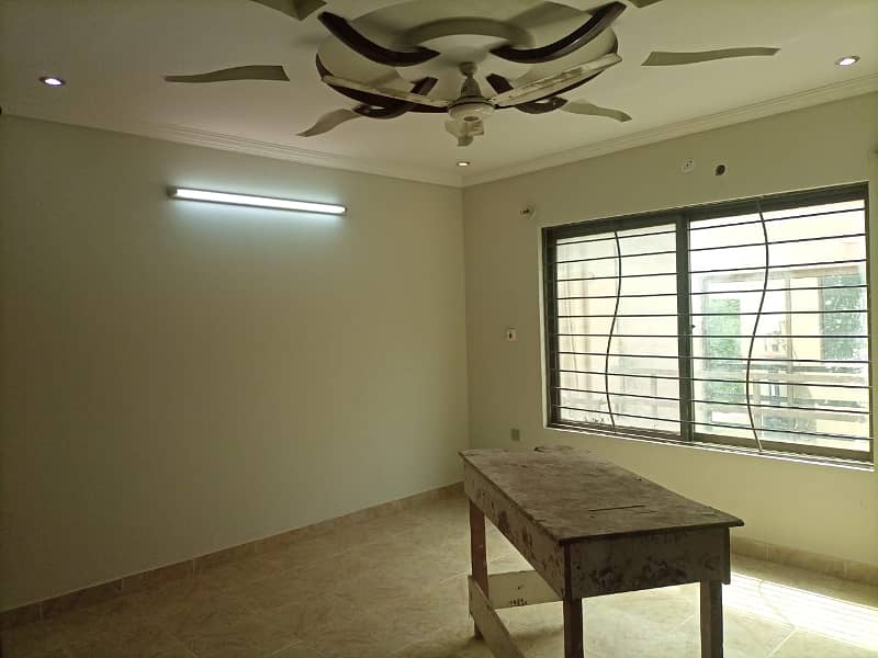 7 Marla Double Unit House 5 Bed Room With Attached Bath, Drawing Dining, Kitchen, T. V Lounge, Servant Quarter 8