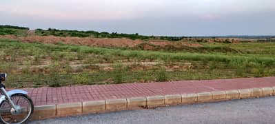 5 Marla Corner Plot In Front Of Park And Mosque Top Heighted Location Solid Land