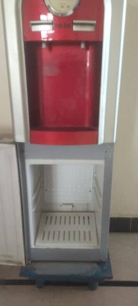 water dispenser excellent condition 3