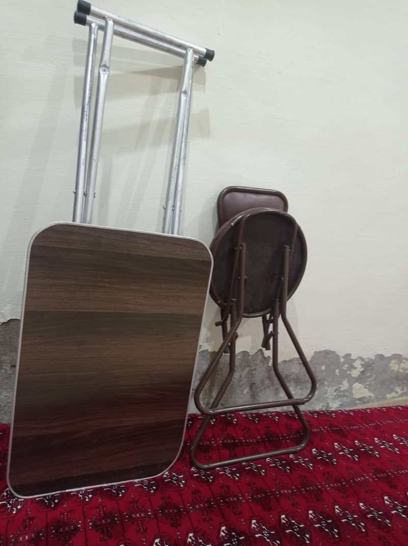 Foldable Laptop Table with Chair 9