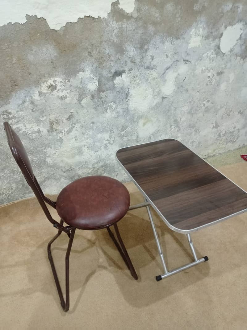 Foldable Laptop Table with Chair 13