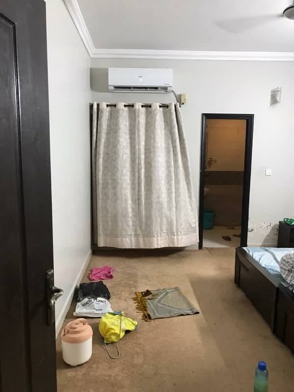furnish flat for rent available in G15 7